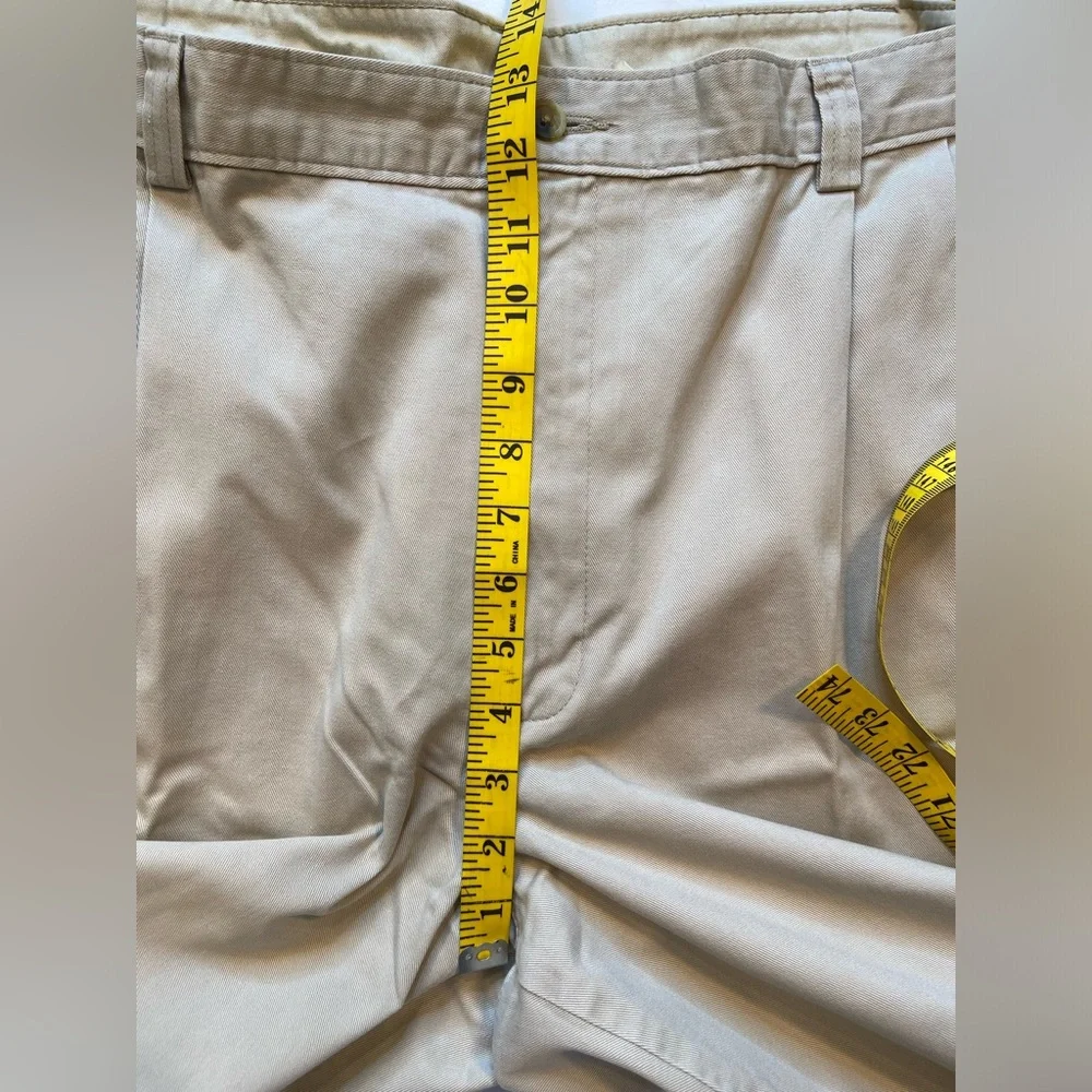 LL Bean Men’s Khaki slacks, front pleats, no cuffs, cotton size W 44” x L‎ 32”